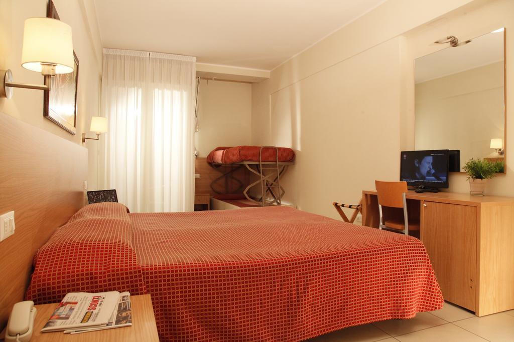 Hotel Majorca Sul Mare In Centro A Riccione Exterior photo