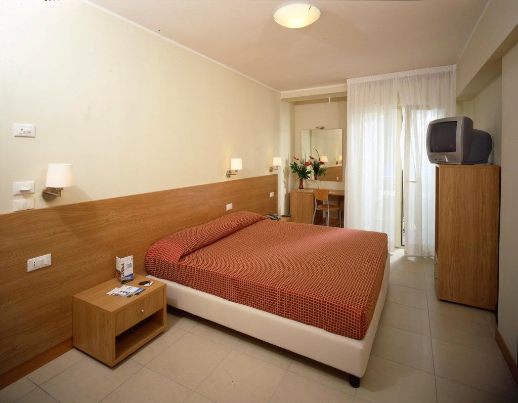 Hotel Majorca Sul Mare In Centro A Riccione Room photo