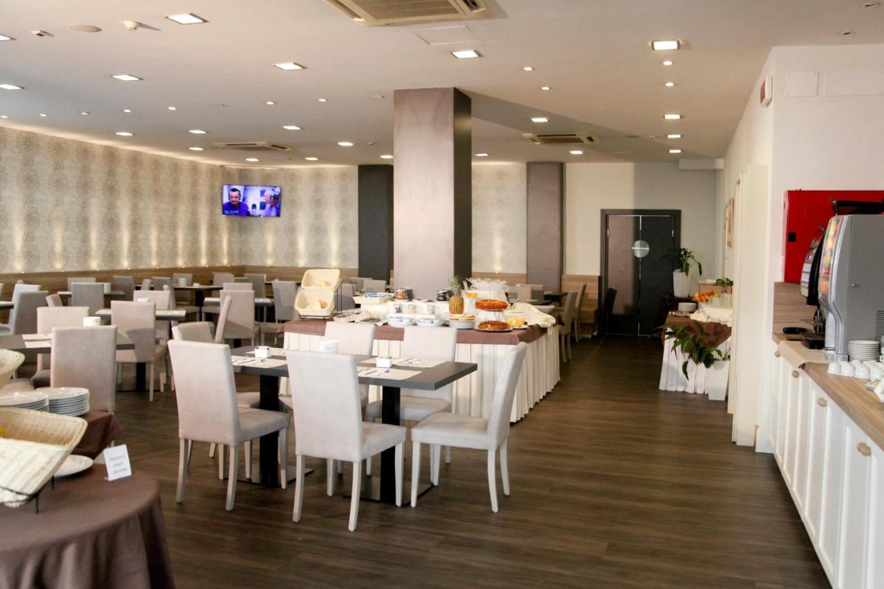 Hotel Majorca Sul Mare In Centro A Riccione Exterior photo